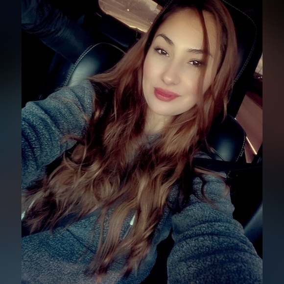 Meet your Posher, Lucely - Picture 2 of 5